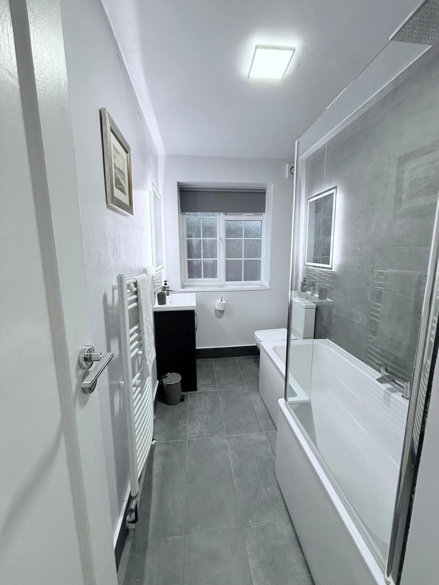 Staylondon - Sleeps 6 With Free Parking - Tourist, Concerts & Matches Exterior foto